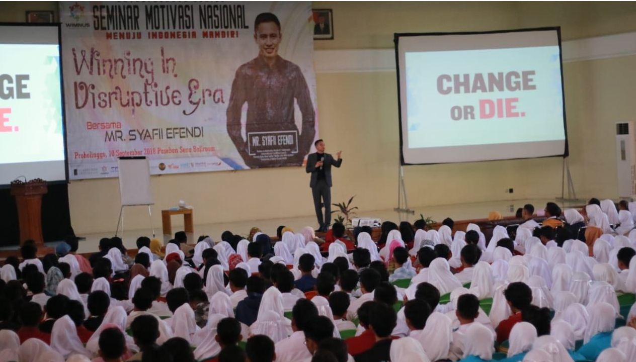 Motivator Syafii Efendi Tularkan Semangat Entrepreneur pada Ribuan Pelajar di Probolinggo