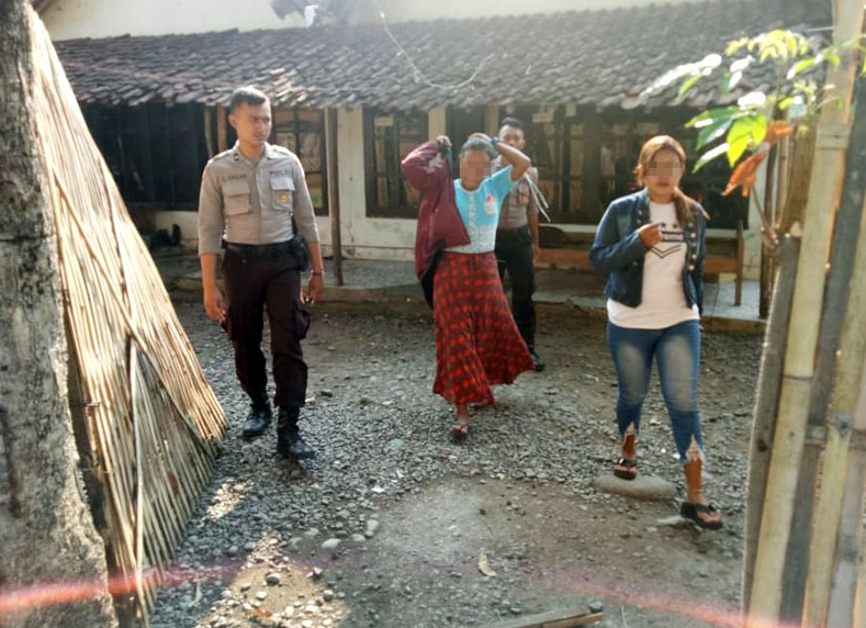Gerebek Warung Esek-esek, Petugas Amankan Enam Orang