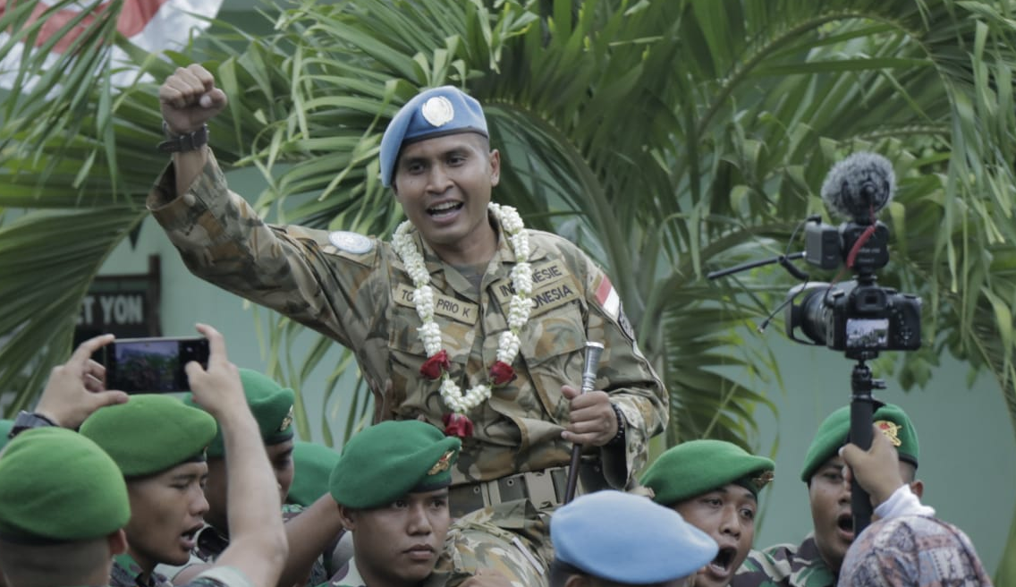 Setahun Tugas di Kongo, Ratusan Anggota TNI Yoniv 527 disambut Haru Keluarga