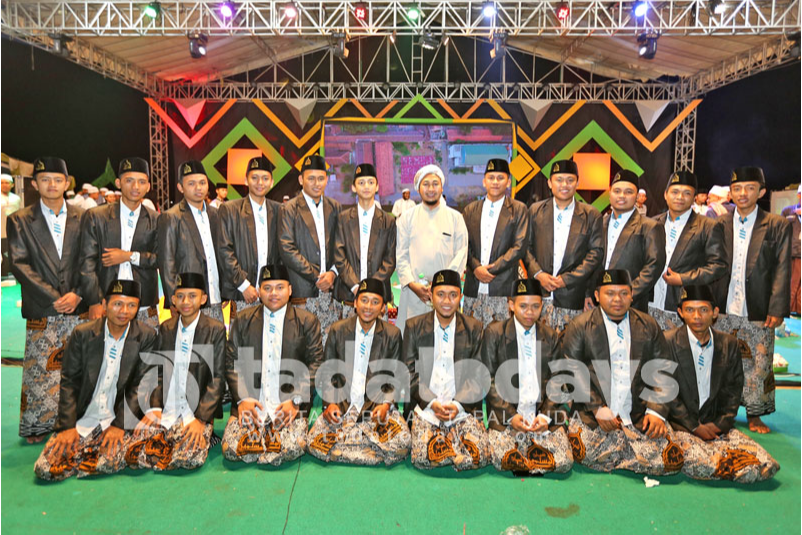 K.H. Hafidzul Hakiem Noer: Rangkul Anak Muda Berdakwah Melalui Musik