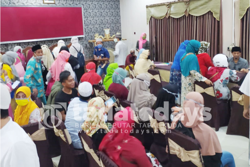 Telanjur Datang, Sejumlah Guru Ngaji Urung Dapat Honor