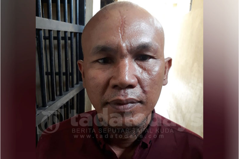 Tak Terima Dilarang Pesta Miras, Pria Paruh Baya Bacokkan Celurit di Probolinggo