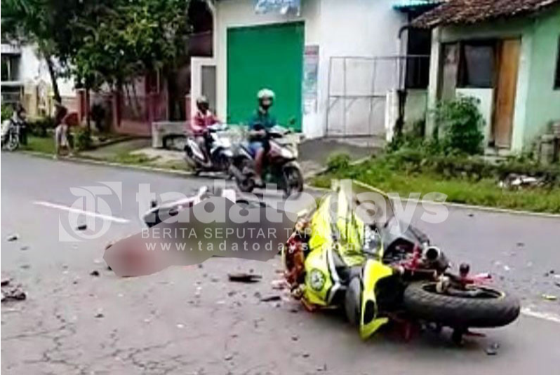 Dua Pengendara Motor Tabrakan, Satu Meninggal