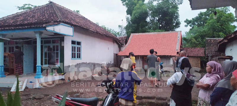 Ibu Muda di Probolinggo Tersambar Petir di Dalam Rumah. Kok Bisa?
