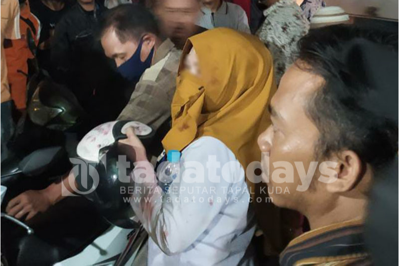 Makan Bersama Pria Lain, Perempuan di Probolinggo Dilempar Gelas