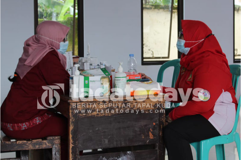 495 Warga Korban Banjir Wonoasri Jember Alami Sakit