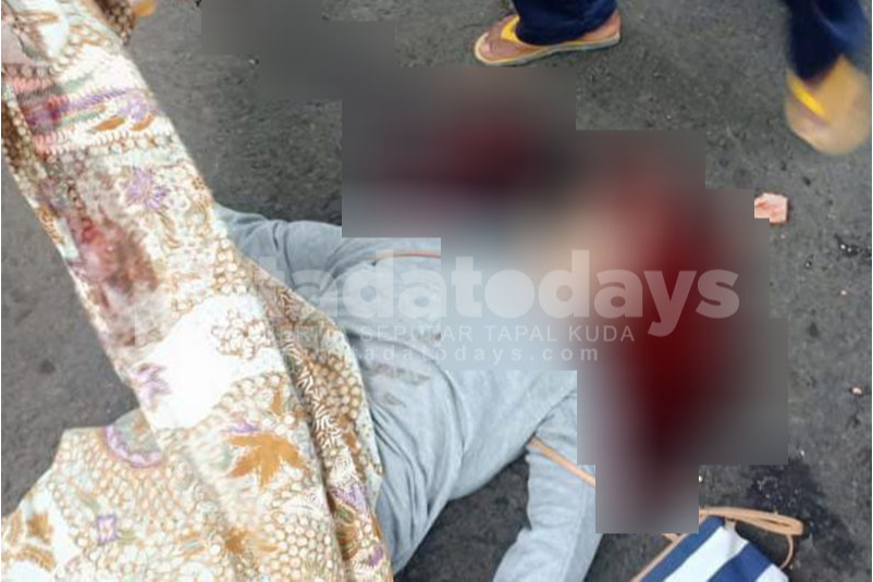 Nahas, Perempuan Pengendara Motor Ini Tewas Terlindas Truk