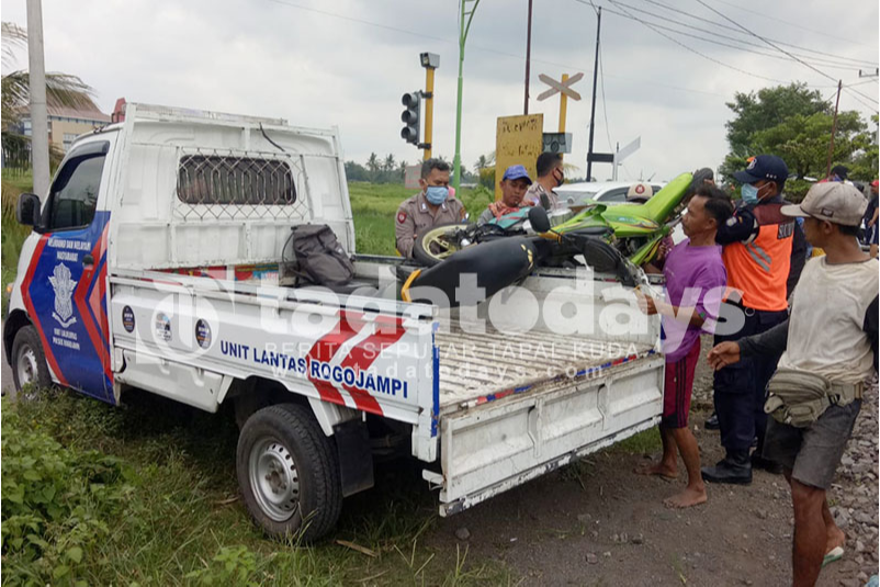 Tertabrak Kereta Api, Pemotor Tewas di Rumah Sakit