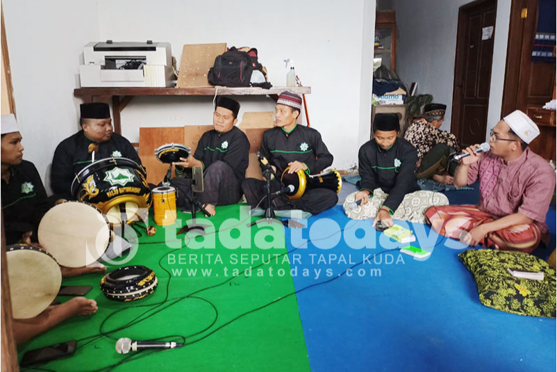 Berharap Keajaiban untuk Kru KRI Nanggala 402, Remaja Masjid Gelar Salawatan dan Doa Bersama
