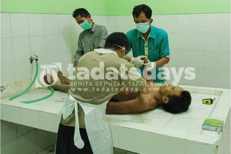 Mengamuk sambil Membawa Pisau, Warga Lumajang Tewas Ditusuk