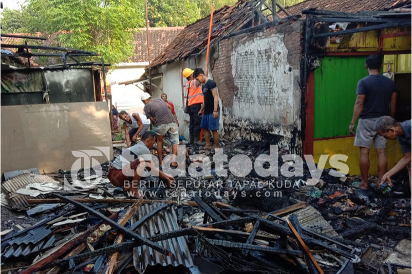 Toko Sandal Terbakar, Kerugian Capai Belasan Juta