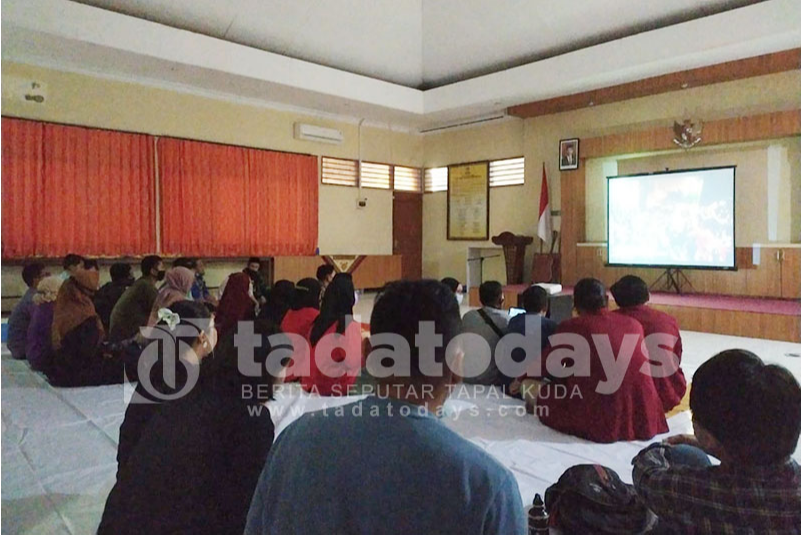 Gelar Nobar KPK The End Game, IMM Probolinggo Gelorakan Semangat Antikorupsi
