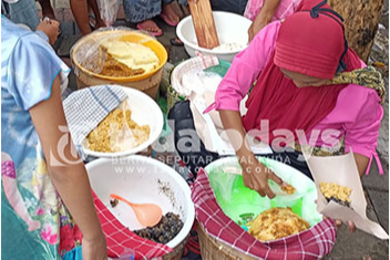 Tiwul, Makanan Tradisonal yang Diburu untuk Menu Takjil di Kraksaan