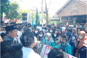 Giliran BEM Se-Banyuwangi Demontrasi di DPRD, Ini Tuntutannya