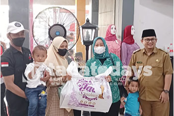 Pemdes Sidomulyo Ajak 105 Anak Yatim-Piatu Belanja Baju Lebaran