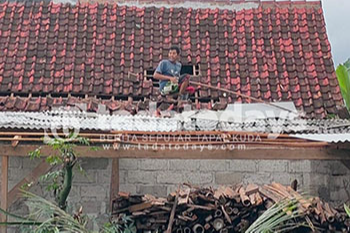 Puting Beliung Rusak 11 Rumah di Cluring, Banyuwangi