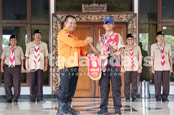 Lepas Kontingen Lomba Pramuka Penggalang IV Jatim, Bupati: Kenalkan Jember