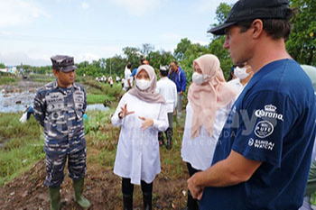 Pemkab Banyuwangi Kolaborasi NGO Sungai Watch Tangani Sampah