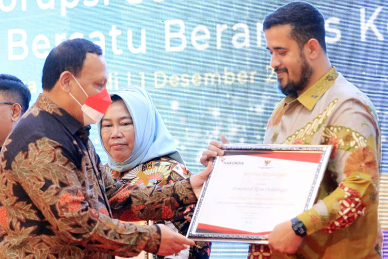 KPK RI Beri Penghargaan Wali Kota Probolinggo terkait Sertifikasi Aset Daerah