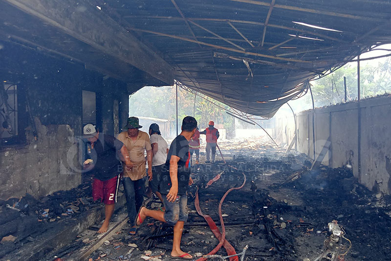 Korsleting, 2 Rumah dan 2 Gudang Mebel Terbakar di Pasuruan