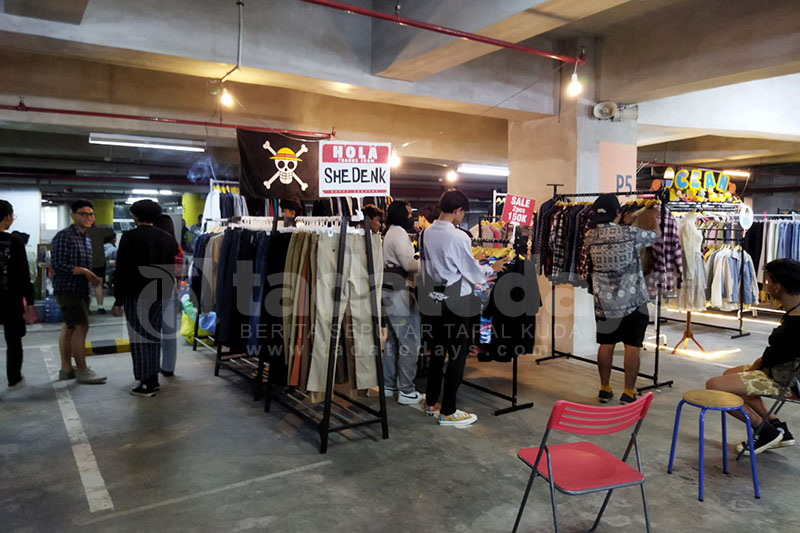 Geliat Thrifting di Jember di Tengah Larangan Impor Pakaian Bekas