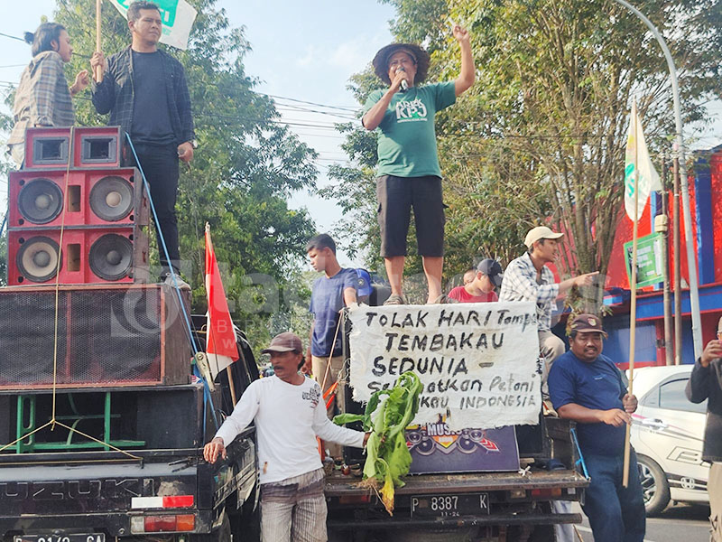 Pencabutan Subsidi Pupuk dan RUU Kesehatan Dirasa Menekan Petani