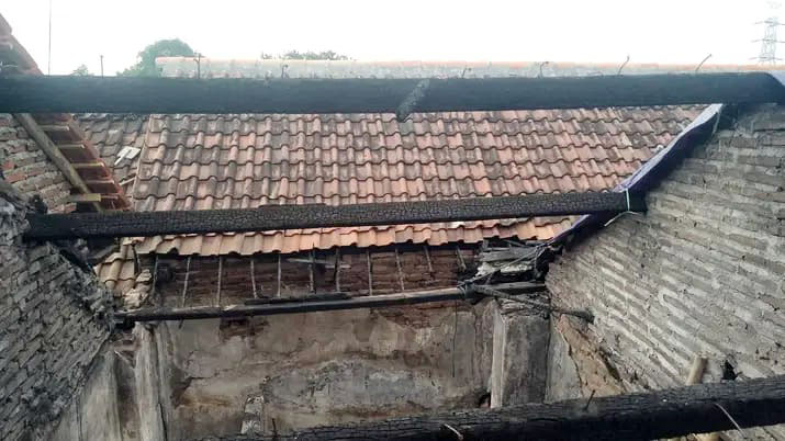 Sebulan Pasca Rumahnya Terbakar, Warga Banyuanyar Minta Bantuan Perbaikan