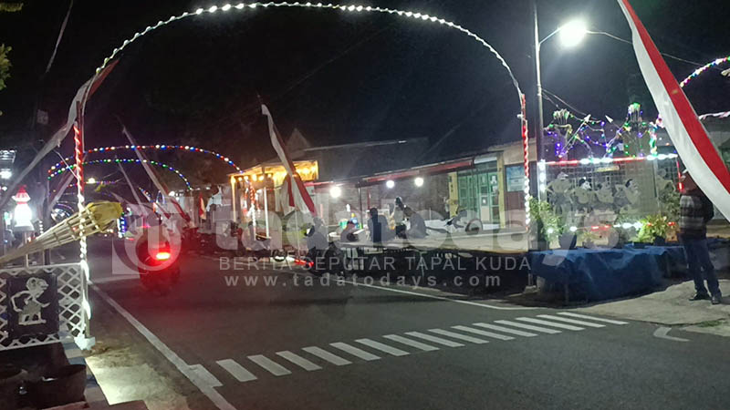 Juanda Kampung Seni Juara Lampu Hias Kelurahan Tisnonegaran