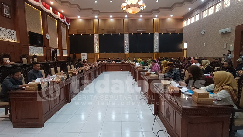 Banggar Bahas Evaluasi Gubernur atas Pelaksanaan APBD 2022