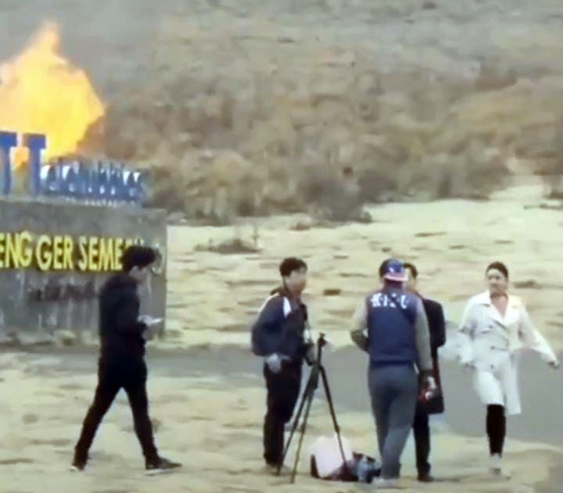 Diduga Dipicu Flare Prewedding, Savana dan Bukit Teletubies Bromo Terbakar
