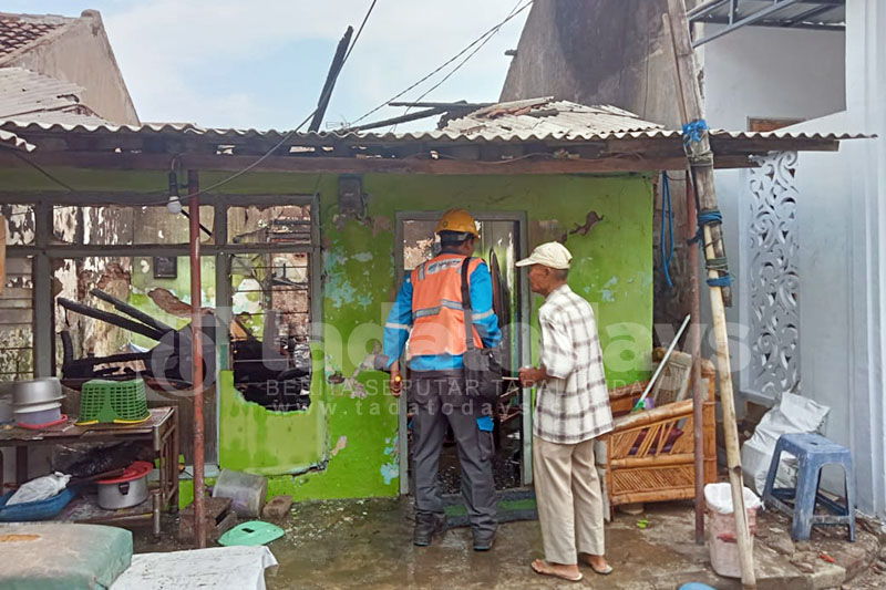 Dua Rumah Terbakar di Cokroaminoto, Dipicu Korsleting Listrik