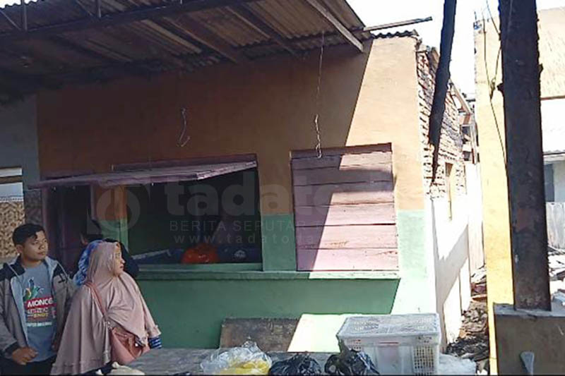 Pemilik Rutin Manaqib dan Ada Foto Habib, Kios di Pasar Leces Ini Tidak Terbakar