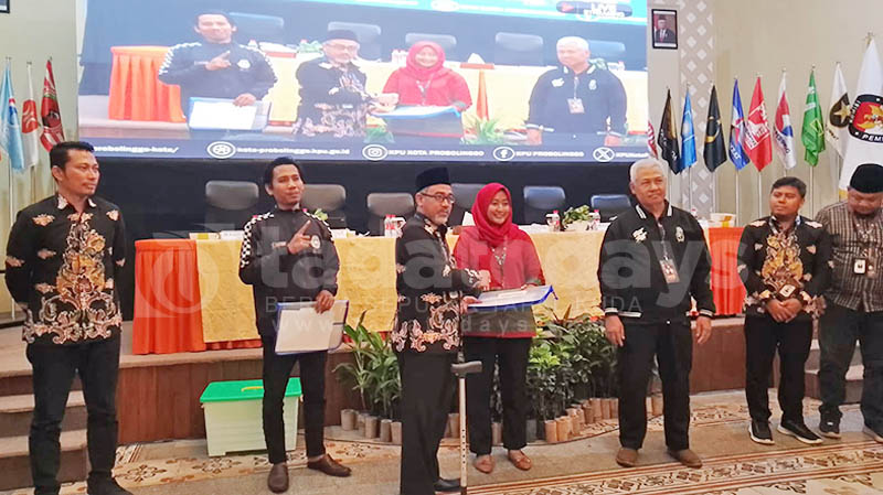 Rekap Final KPU Kota Probolinggo Prabowo-Gibran Unggul, Saksi Paslon 03 Tidak Teken