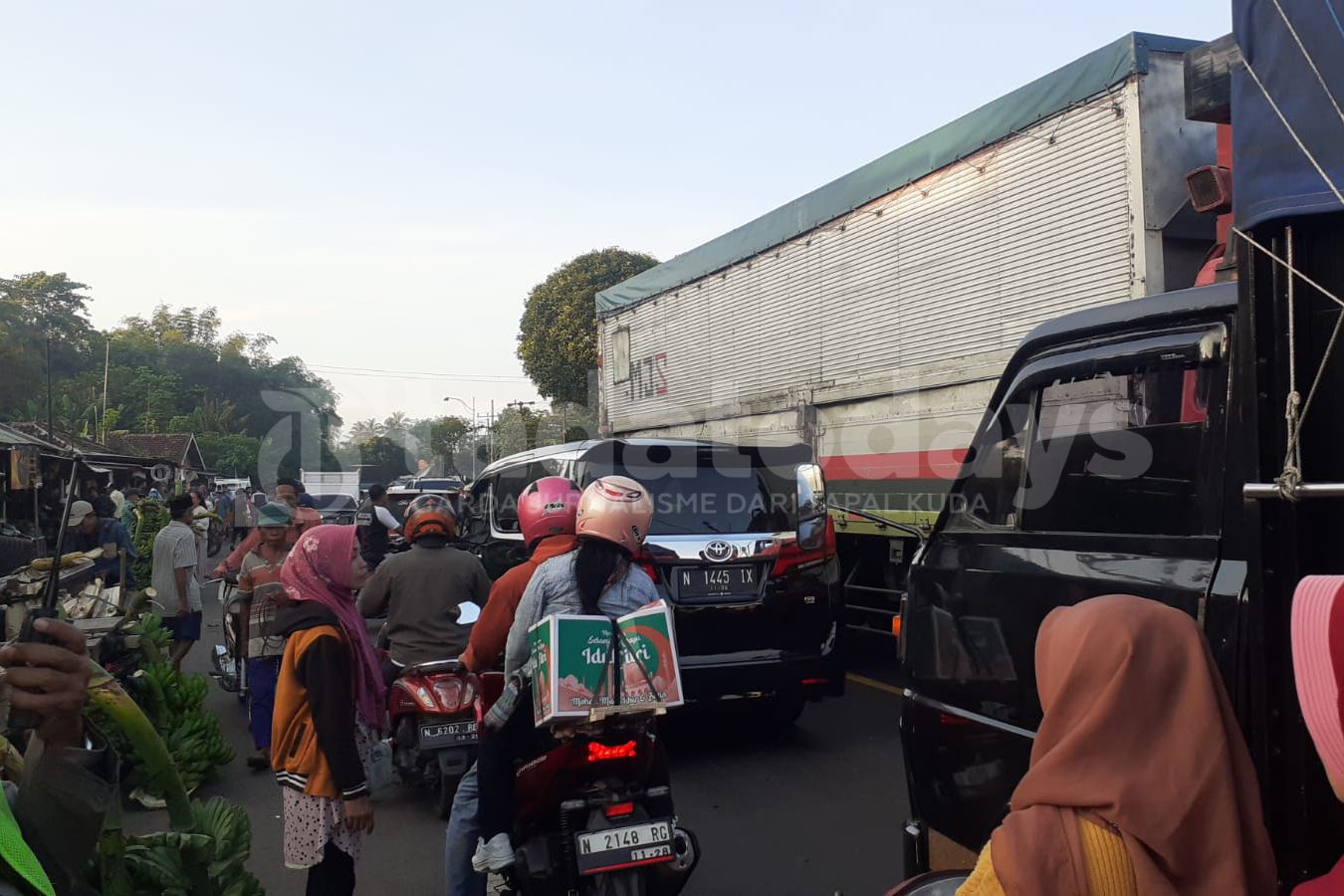 Pasar Buah Ranuyoso Lumajang, Titik Kemacetan Jalur Surabaya-Banyuwangi