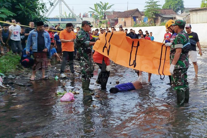 Mayat Pria Ditemukan Tertelungkup di Pinggir Aliran Sungai Jompo