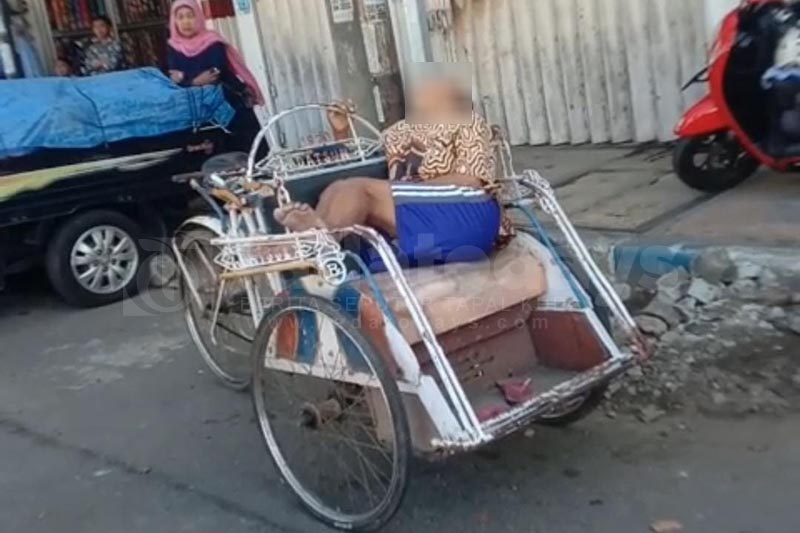 Tukang Becak Meninggal di Atas Becaknya, Kejutkan Warga Probolinggo