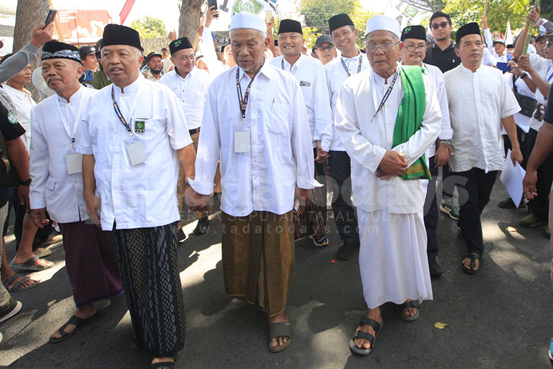 Pasangan Gus Makki - Ali Ruchi Mendaftar, Diusung Dua Parpol, Optimis Menang