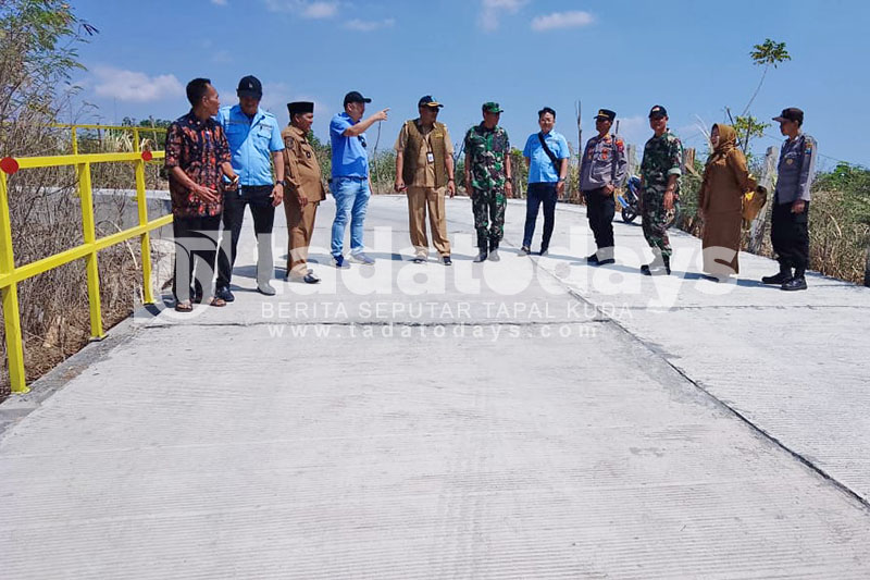 Gelontor CSR Rp 1,25 M, PT BJB Bangun Jalan Rabat Beton Desa Purut – Wriginanom