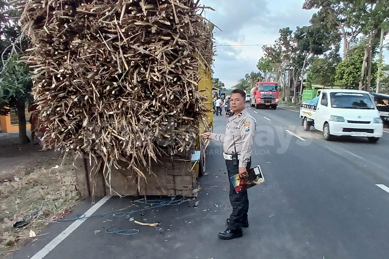 Pemotor di Lumajang Tabrak Sopir Truk, 1 Orang Luka Berat