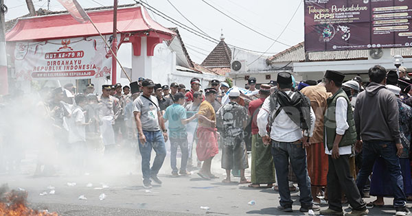 Pendukung Lora Gopong Demo, KPU Lumajang: Kami Koordinasi dengan KPU Jember