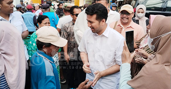 Calon Wakil Gubernur Jatim Emil Dardak Belusukan ke Pasar Baru Kota Probolinggo