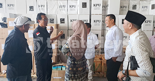 Gelar Sidak ke Gudang Logistik Pilkada, Pansus Pilkada DPRD Jember Pastikan Proses Sorlip Steril