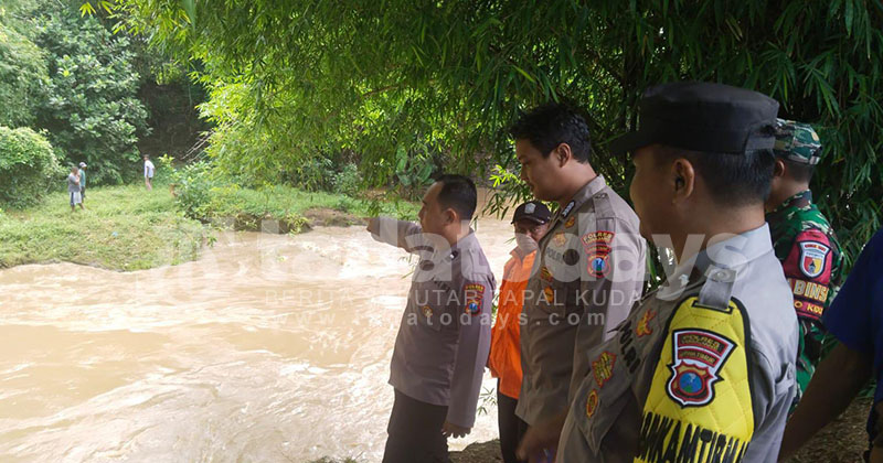 Lansia Hanyut di Sungai Bondoyudo Lumajang, Petugas: Masih Pencarian