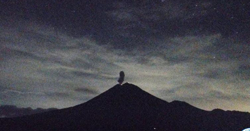 Gunung Semeru Lumajang Keluarkan Letusan Erupsi Setinggi 1 Kilometer