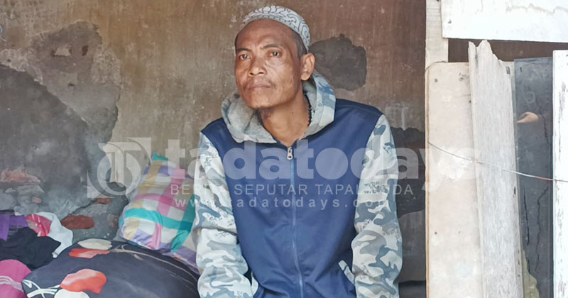 Kisah Pak Rudi, Warga Sukabumi Kota Probolinggo yang Tinggal di Gubuk karena Sakit Menahun