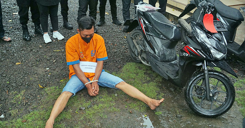 Polres Lumajang Rekonstruksi Curanmor Pakai Kunci T, Satu Motor Dijual Rp 3 Juta