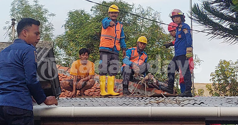 Warga Mayangan Kota Probolinggo Meninggal Kesetrum Listrik saat Memperbaiki Atap Rumah