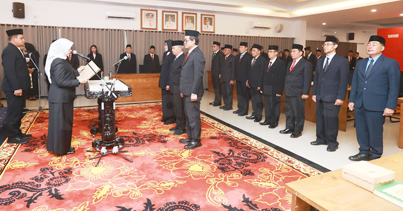 Bupati Ipuk Lantik Tujuh Pejabat Pimpinan Tinggi Pratama Pemkab Banyuwangi