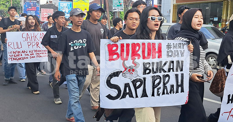 Peringatan May Day di Jember, Massa Bawa 8 Tuntutan, soal RUU Ketenagakerjaan hingga Kuota Disabilitas