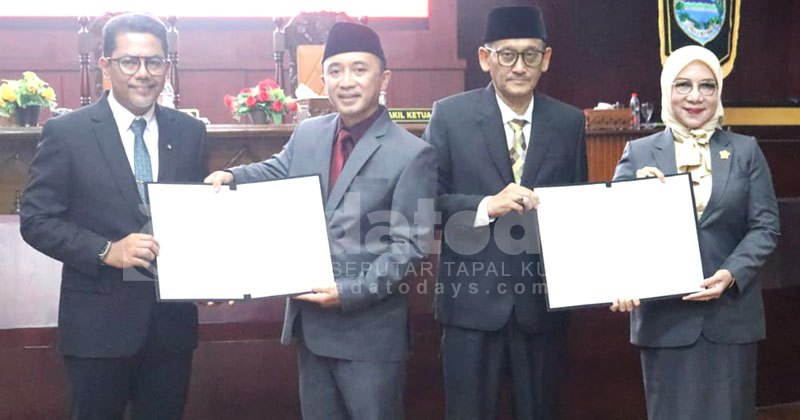 DPRD Kabupaten Probolinggo Serahkan Keputusan tentang Rekomendasi atas LKPJ Bupati TA 2024